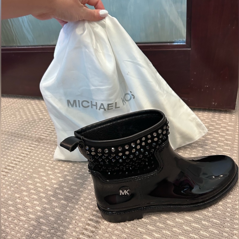 NIB MICHEAL KORS PATENT LEATHER BOOTS RHINESTONES